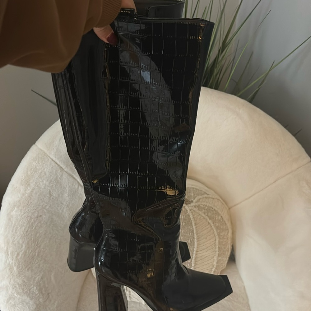 Princess Polly - Mercury Size 7 boots - Only worn once!